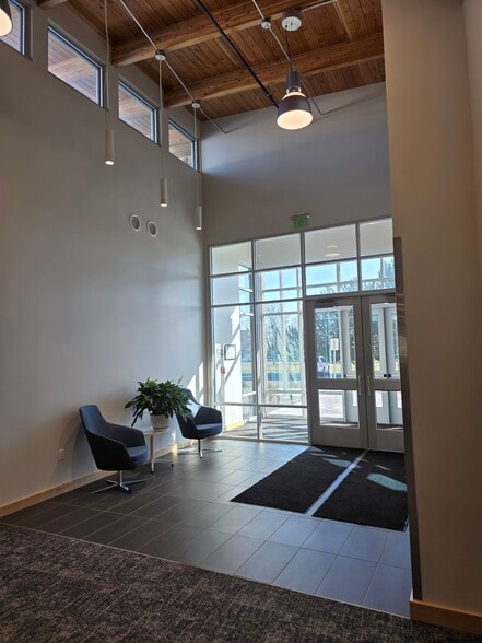 More Photos Of 2713 N 20th Ave, Pasco Office For Lease