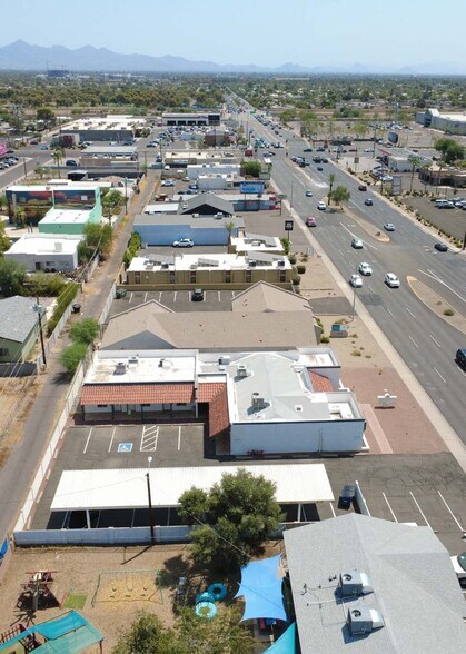 More Photos Of 3030 E Cactus Rd, Phoenix Office For Sale