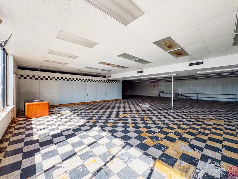 More Photos Of 400 Connecticut Blvd, East Hartford Freestanding For Lease