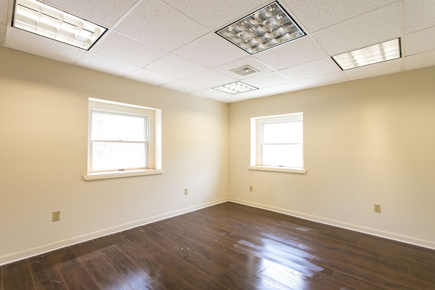 More Photos Of 395 Park St North, Great Barrington Warehouse For Sale