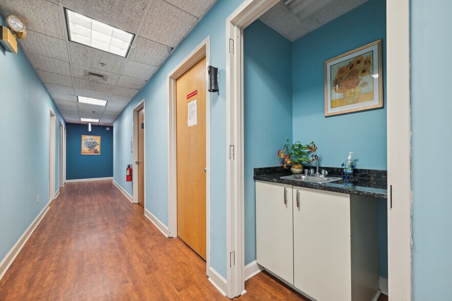 More Photos Of 1553 State Route 27, Somerset Medical For Sale