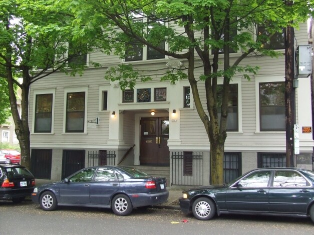 More Photos Of 2066 NW Irving St, Portland Office For Lease