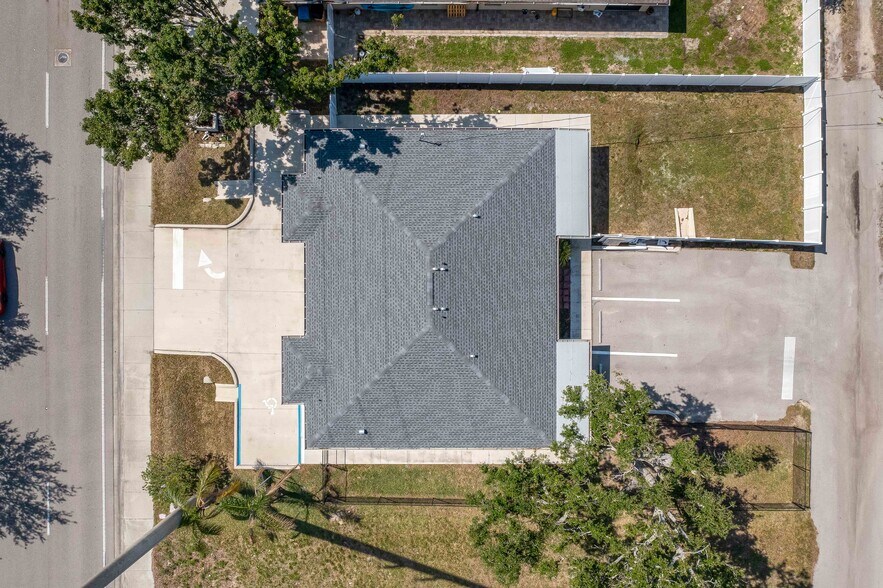 More Photos Of 2826 Santa Barbara Blvd, Cape Coral Freestanding For Sale