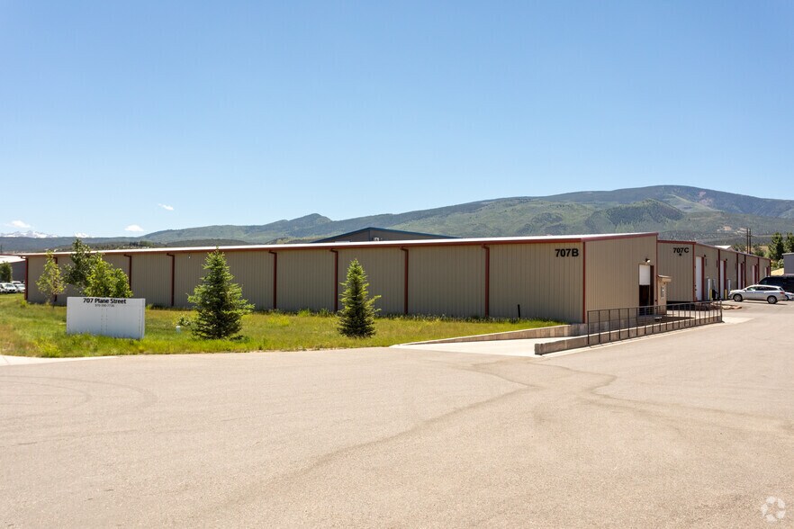 More Photos Of 707 Plane St, Gypsum Warehouse For Sale