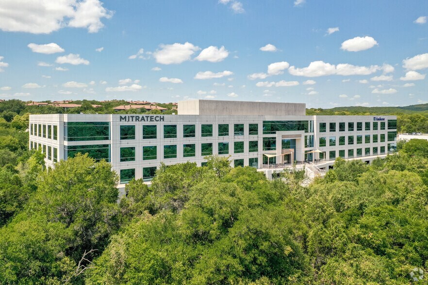 More Photos Of 5001 Plaza On The Lake Dr, Austin Office For Lease