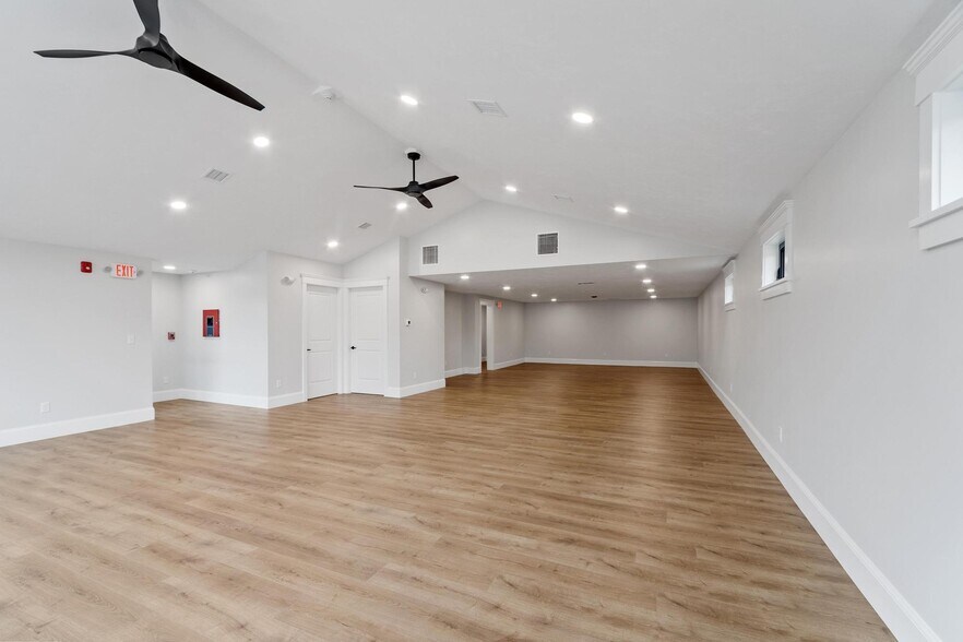 More Photos Of 777 Boston Rd, Groton Storefront For Lease