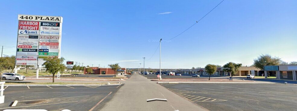 More Photos Of 440 Plaza, Killeen Unknown For Lease