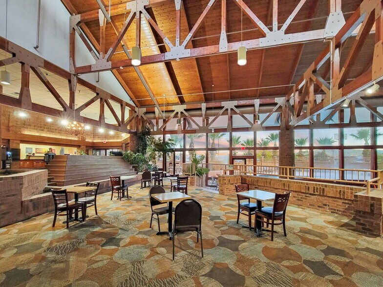 More Photos Of 850 S Bluff St, St George Hotel For Sale