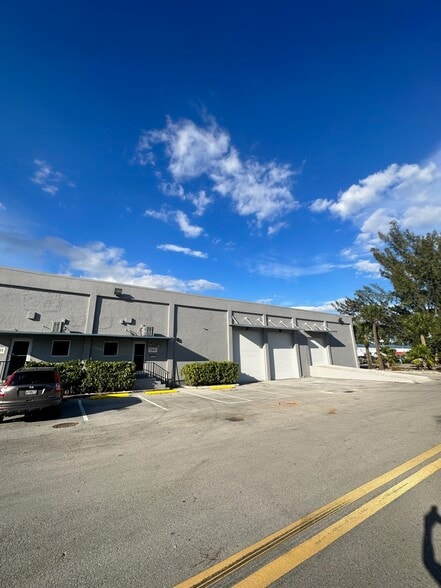 More Photos Of 7441-7571 NW 78th St, Medley Warehouse For Lease