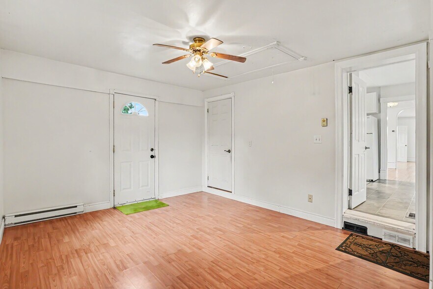 More Photos Of 616 Rideau St, Kemptville Office For Sale