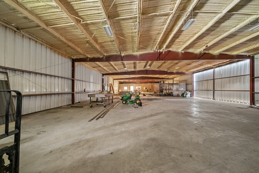 More Photos Of 1422 E Fairview Ave, Nowata Industrial For Sale