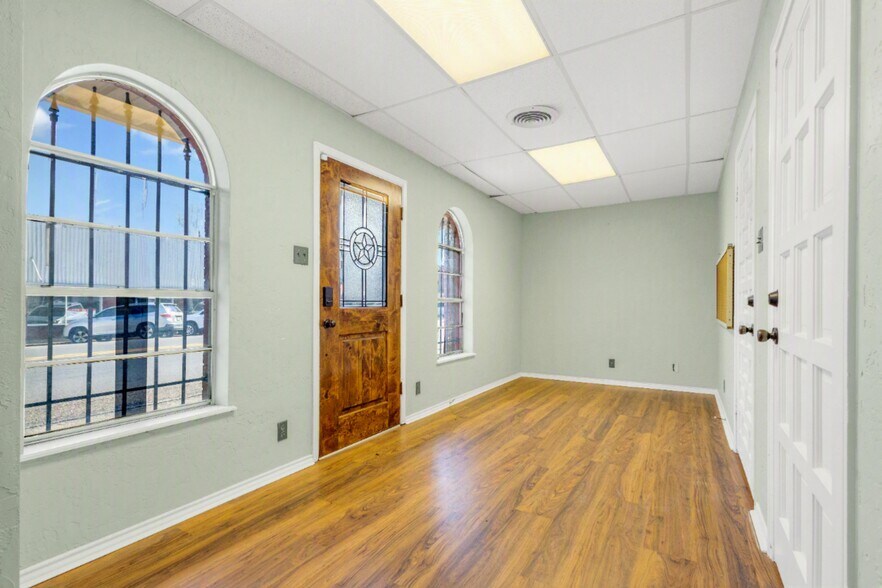 More Photos Of 101 S Main St, Quitman Office For Sale