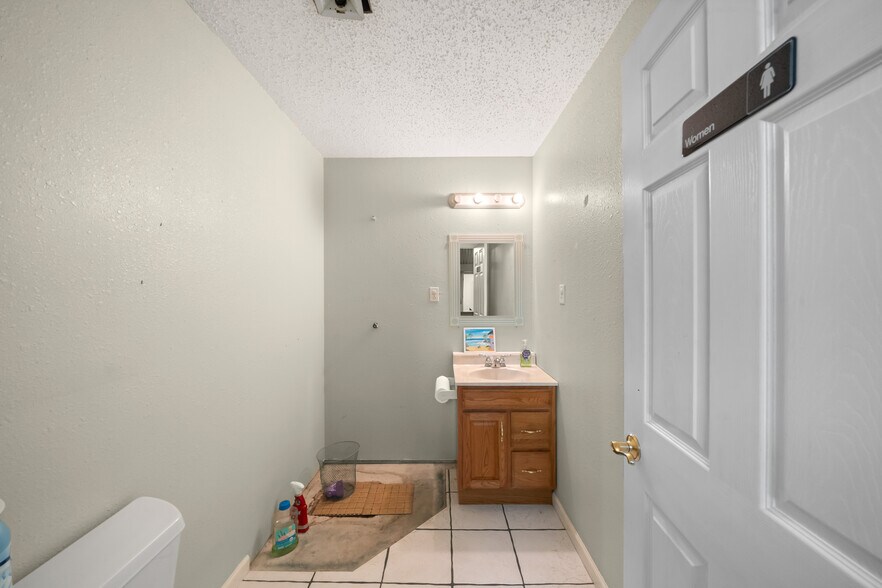 More Photos Of 19962 Lowe Ln, New Caney Manufacturing For Sale