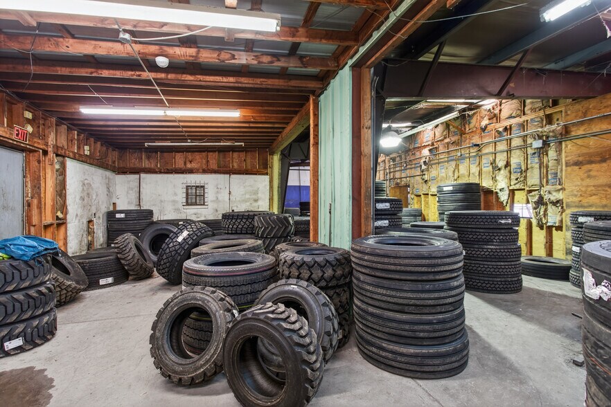 More Photos Of 2117 Carmack Blvd, Columbia Industrial For Sale