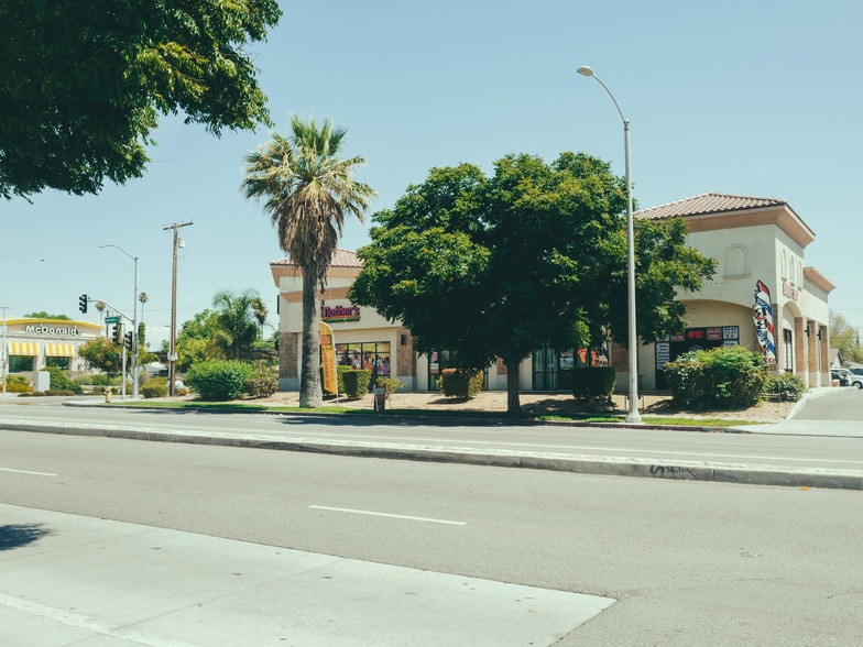 More Photos Of 2308 University Ave, Riverside Freestanding For Lease