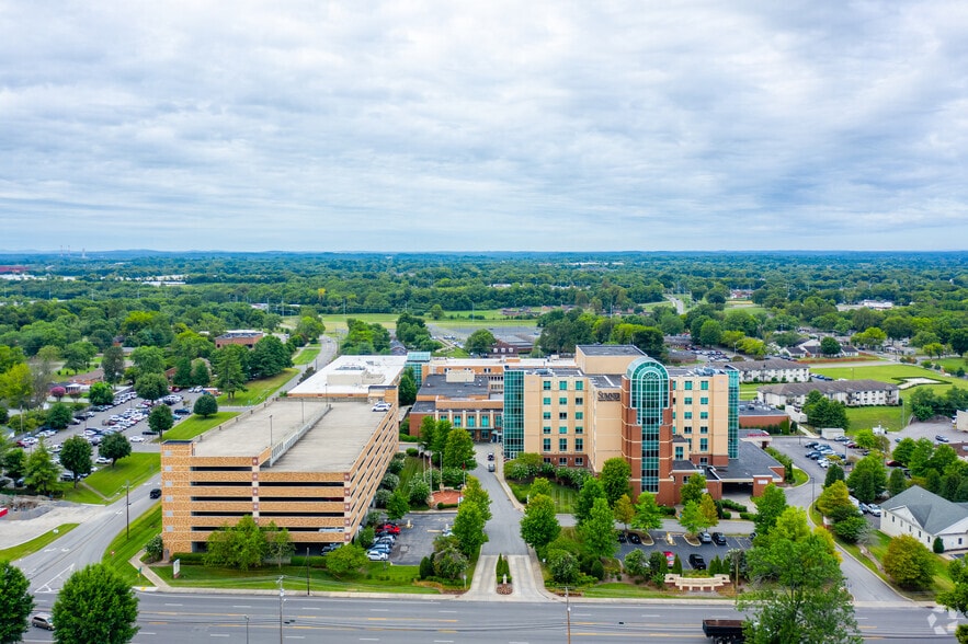 More Photos Of 300 Steam Plant Rd, Gallatin Medical For Lease