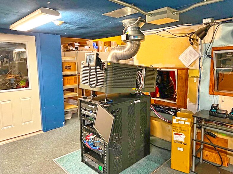 More Photos Of 1311 Adams Ave, La Grande Sports And Entertainment For Sale