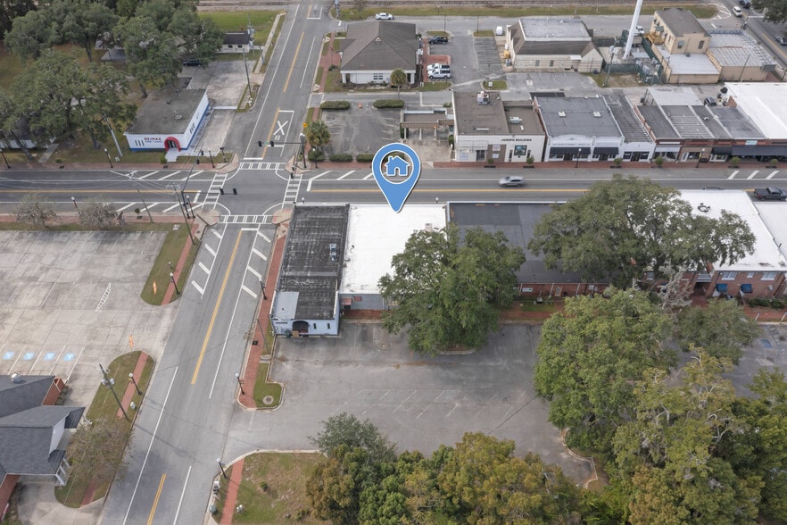 More Photos Of 117-119 N Lee St, Kingsland Storefront Retail Office For Sale