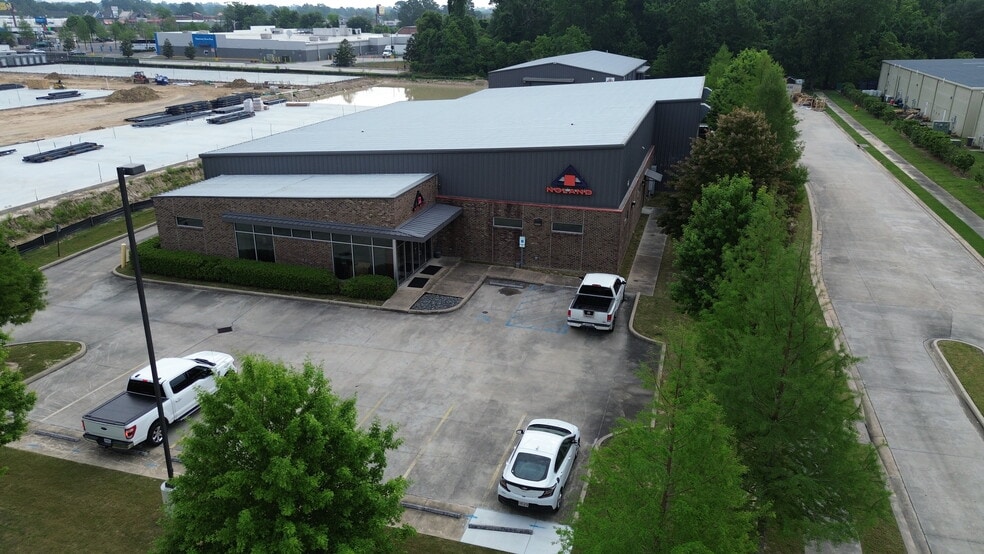 More Photos Of 4515 Sherwood Common Blvd, Baton Rouge Industrial For Lease