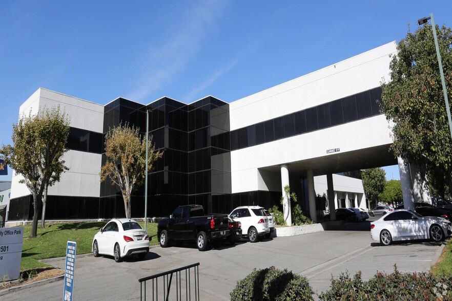 More Photos Of 2501 E Chapman Ave, Fullerton Coworking Space