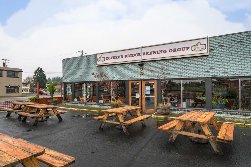More Photos Of 926 E Main St, Cottage Grove Restaurant For Sale