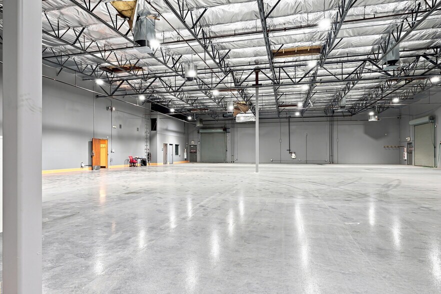 More Photos Of 2701 Crimson Canyon Dr, Las Vegas Light Manufacturing For Sale