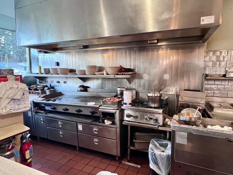 More Photos Of 24045-24047 Mission Blvd, Hayward Restaurant For Sale