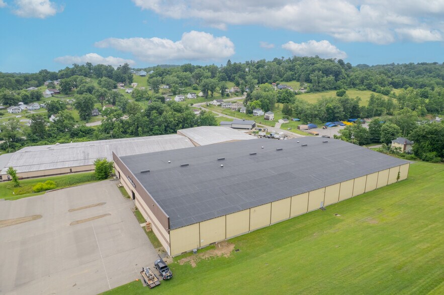 More Photos Of 5 B W Industrial, Washington Warehouse For Lease