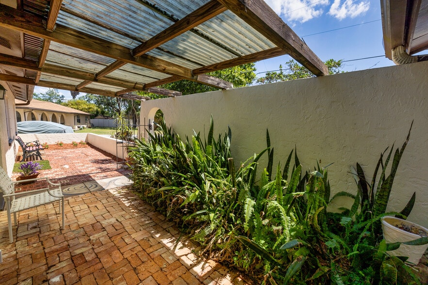 More Photos Of 7128 Wrenwood Cir, Tampa Rehabilitation Center For Sale
