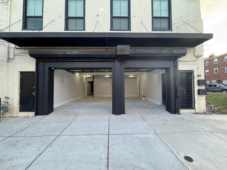 More Photos Of 614-616 W Jefferson St, Philadelphia Light Manufacturing For Lease