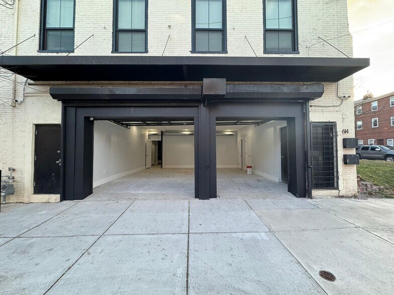 More Photos Of 614 W Jefferson St, Philadelphia Light Manufacturing For Sale