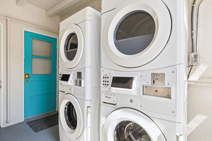 More Photos Of 1674 S Via Salida, Palm Springs Apartments For Sale