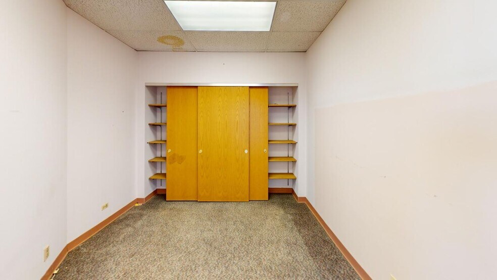 More Photos Of 3115 N Wilke Rd, Arlington Heights Medical For Sale