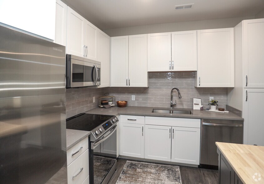 More Photos Of 11671 Maple St, Fishers Apartments For Lease