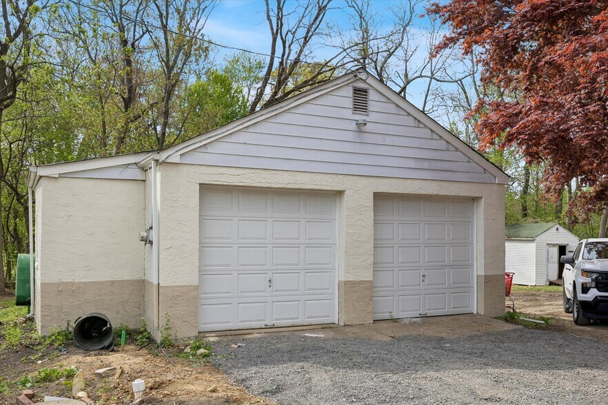 More Photos Of 102 Bristol Oxford Valley Rd, Langhorne Specialty For Lease