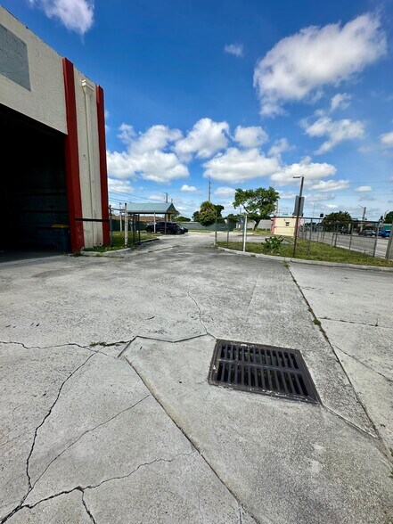 More Photos Of 5500-5532 Pembroke Rd, Hollywood Freestanding For Sale