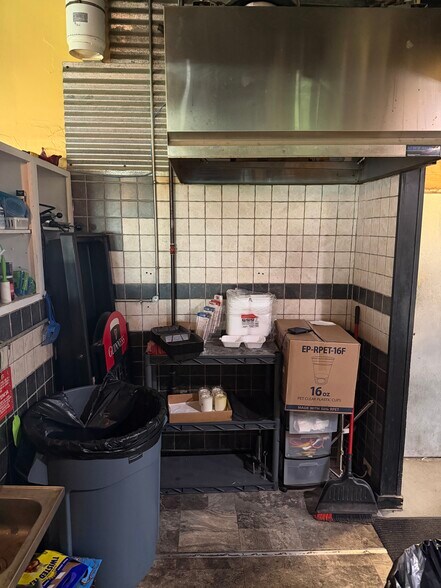 More Photos Of 100 E Adams St, Waterman Restaurant For Lease