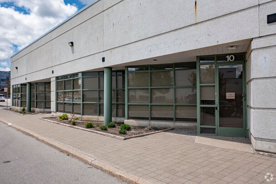 More Photos Of 6150 Kennedy Rd, Mississauga Light Manufacturing For Lease