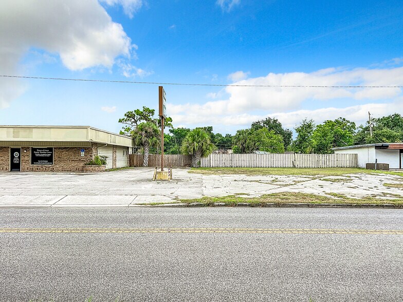 More Photos Of 2553-2565 Park Dr, Sanford Freestanding For Sale