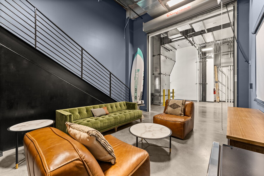 More Photos Of 4229 N FM 620 Hwy, Austin Showroom For Sale