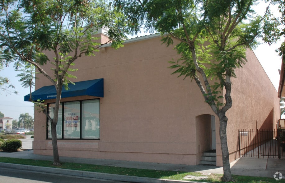 More Photos Of 704-712 W Las Tunas Dr, San Gabriel Unknown For Lease