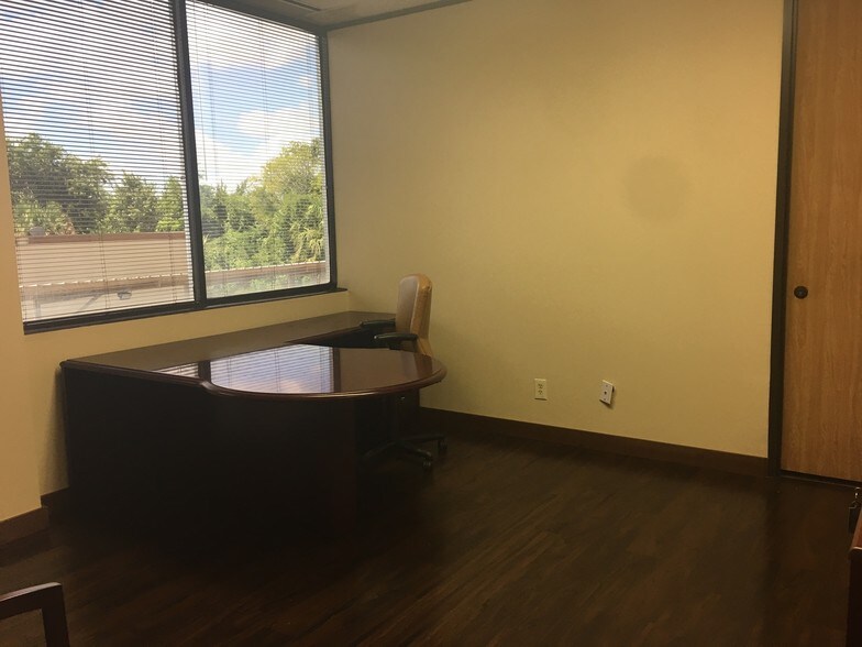 More Photos Of 430 Highway 6 S, Houston Medical For Lease