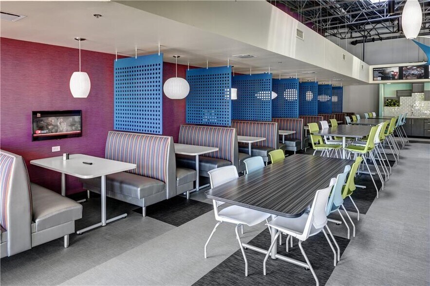 More Photos Of 1705 S Walton Blvd, Bentonville Office For Sale