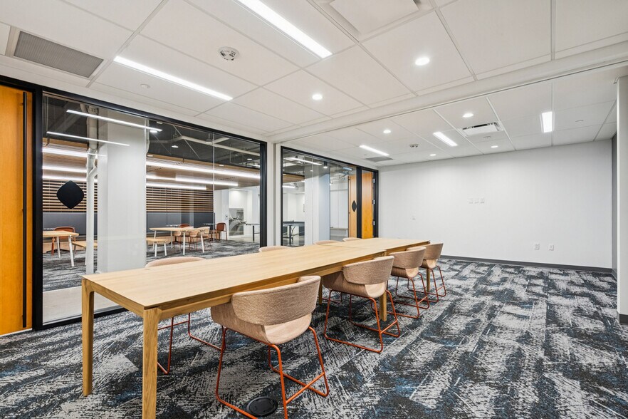 More Photos Of 201-219 N 15th St, Philadelphia Medical For Lease