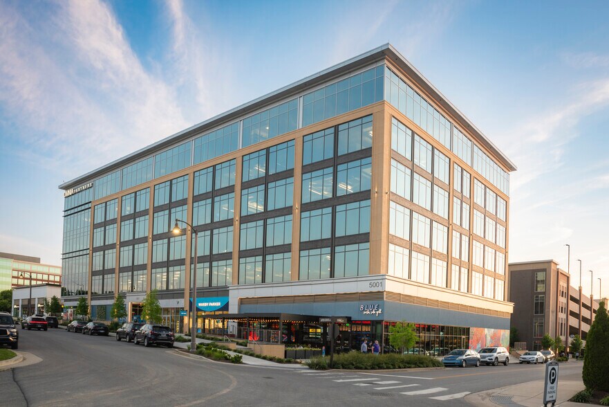 More Photos Of 4041 Aspen Grove Dr, Franklin General Retail For Lease