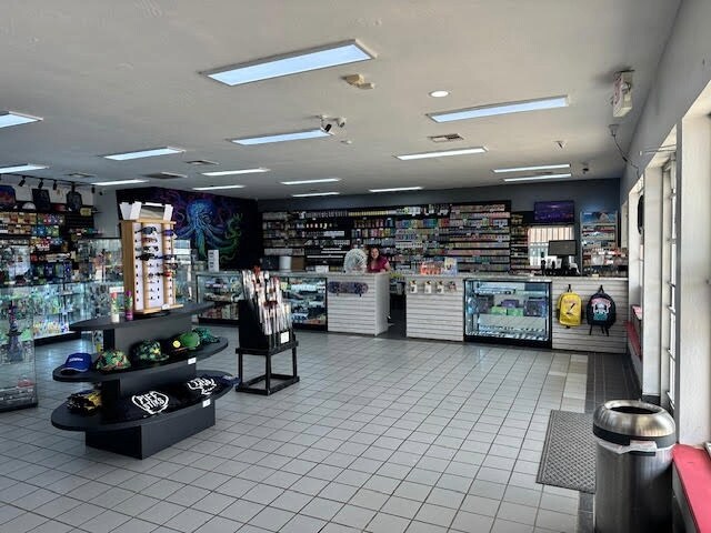 More Photos Of 8201 NW 10th St, Oklahoma City Service Station For Sale