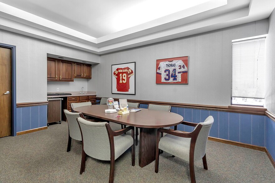 More Photos Of 6645 Main St, Buffalo Office For Sale