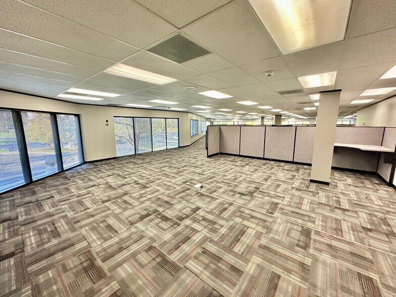 More Photos Of 3401 Park Center Dr, Dayton Office For Sale