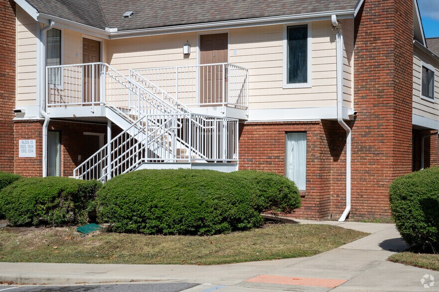 More Photos Of 3 Greenhill Pky, Birmingham Apartments For Sale