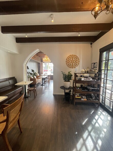 More Photos Of 8543 Santa Monica Blvd, West Hollywood Storefront Retail Office For Lease